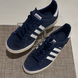 Adidas Campus sneakers in navy suede. Men 11. Very good condition. Classic cool!